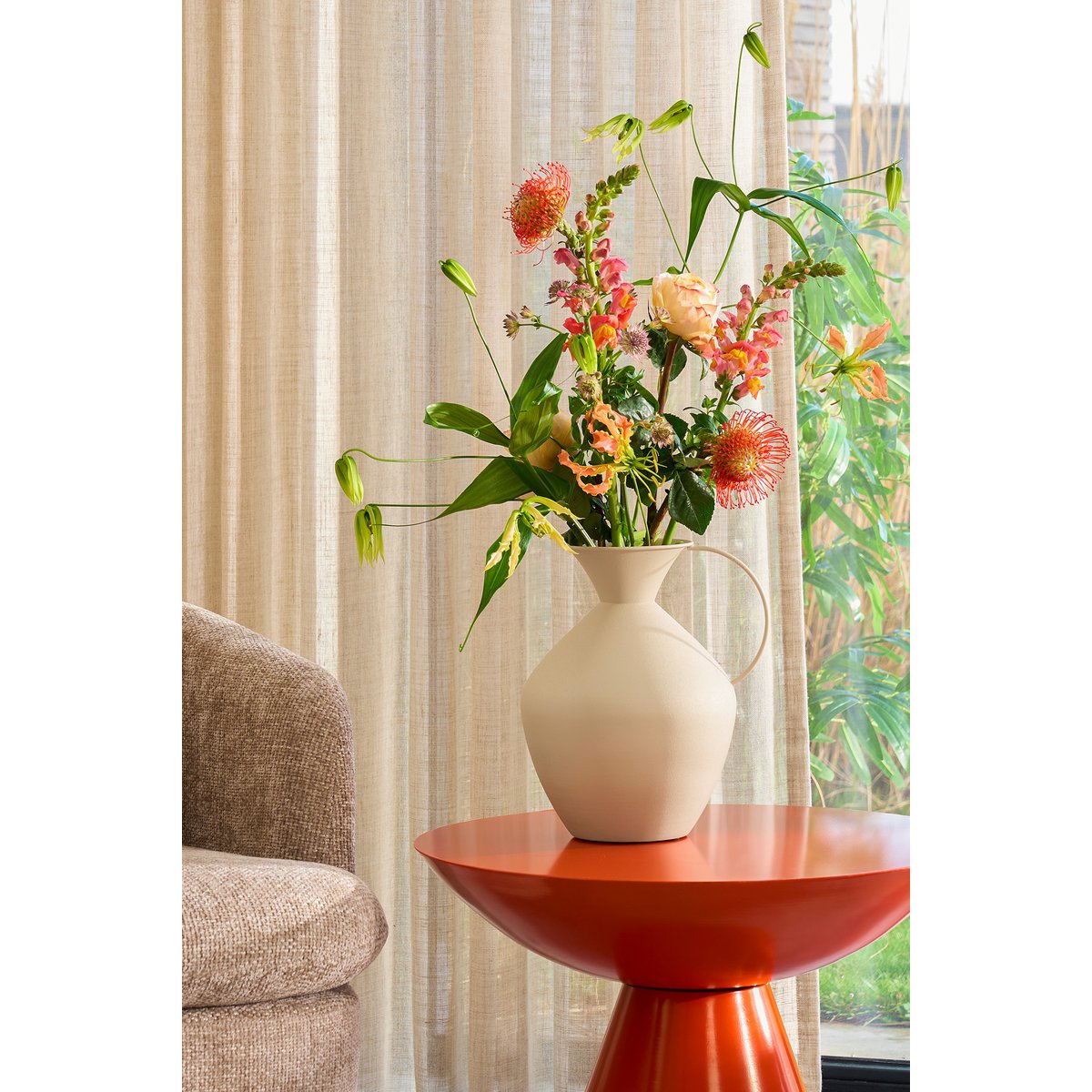 Gyge Vaas - L26 x B22 x H31 cm - Metaal - Off-white