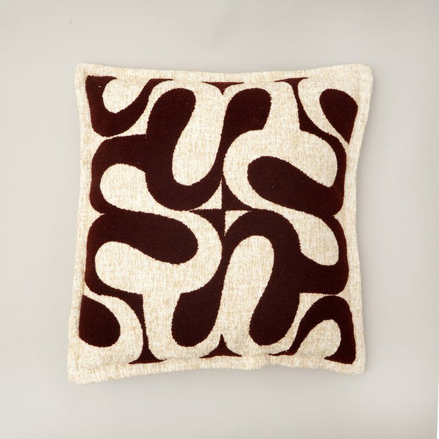 Beige bordeaux kussen met organisch patroon