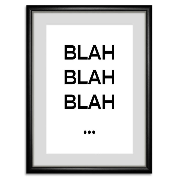 Zwart-witte lijstfoto “Blah!” in houten frame – moderne wanddecoratie van Queence.