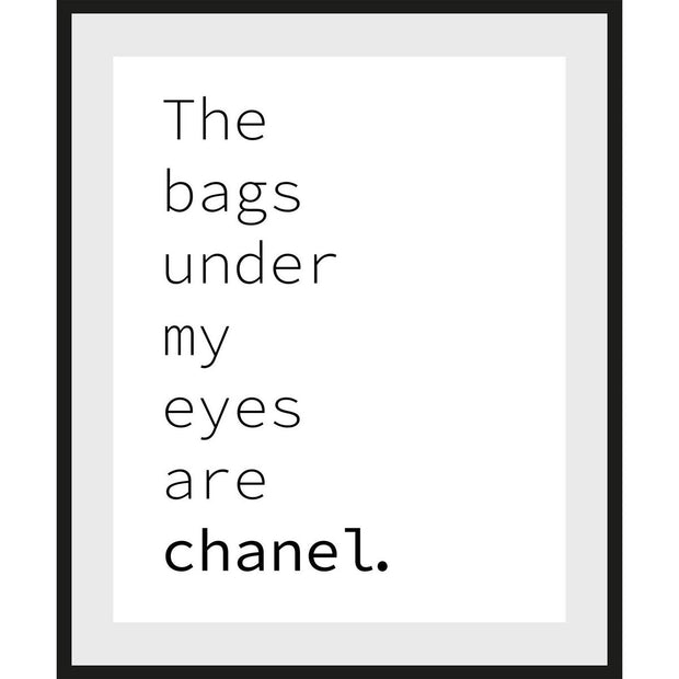 Moderne zwart-witte lijstfoto in houten frame – stijlvolle wanddecoratie van Queence.