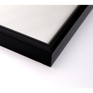 Zwart-witte lijstfoto “Hoeveel zorgen” in houten frame – stijlvolle wanddecoratie van Queence.