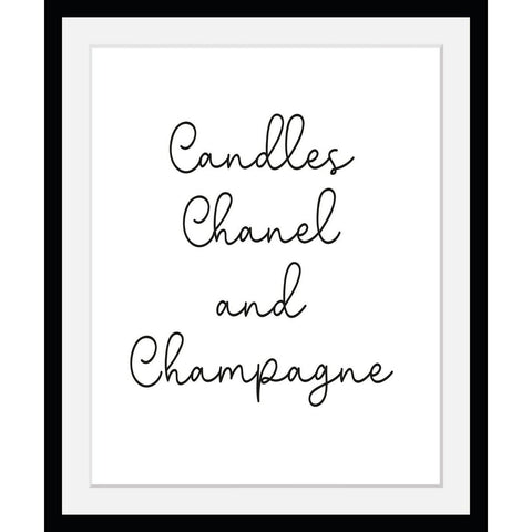 Zwart-witte lijstfoto “Kaarsen en champagne” in houten frame – stijlvolle wanddecoratie van Queence